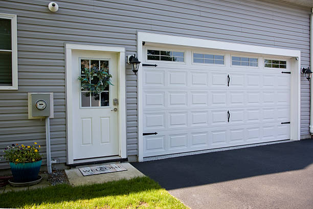24/7 Emergency Garage Door experts in Ina, IL